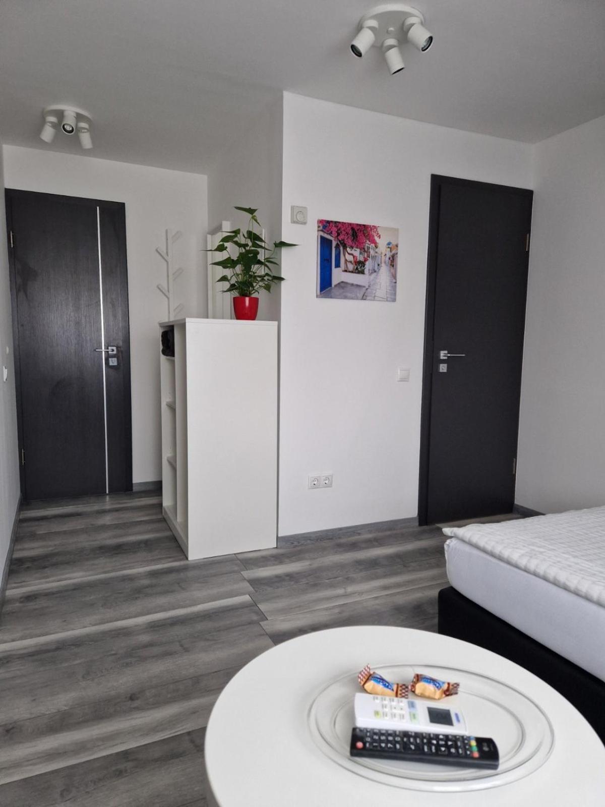 Nefelejcs Vendeghaz Hotel Godollo Luaran gambar