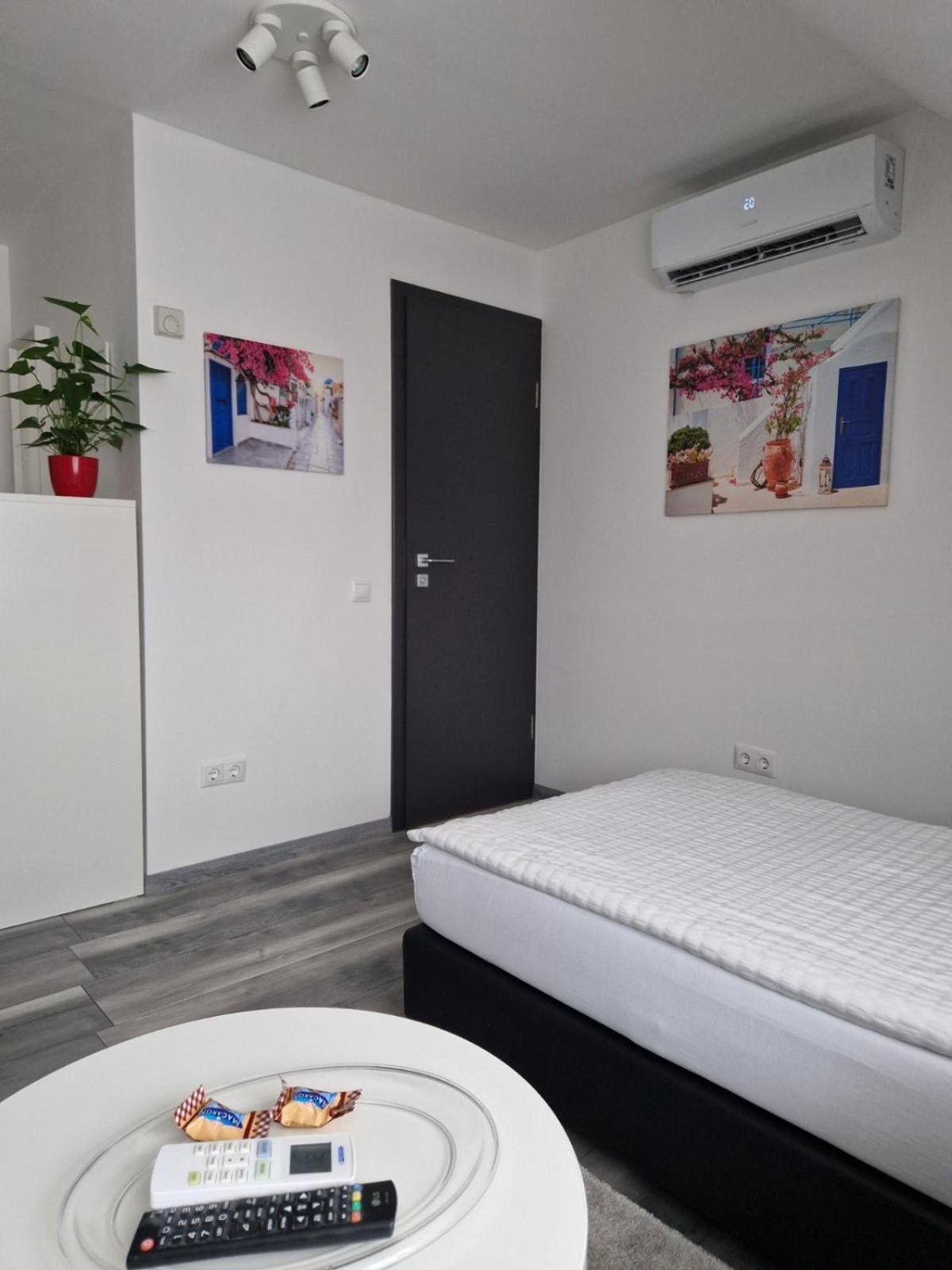 Nefelejcs Vendeghaz Hotel Godollo Luaran gambar